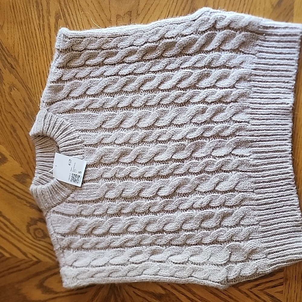 Sweater vest